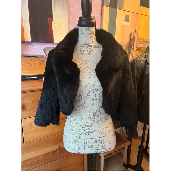 Elegant vintage 3/4 sleeve Black Fur Jacket - Picture 5 of 15